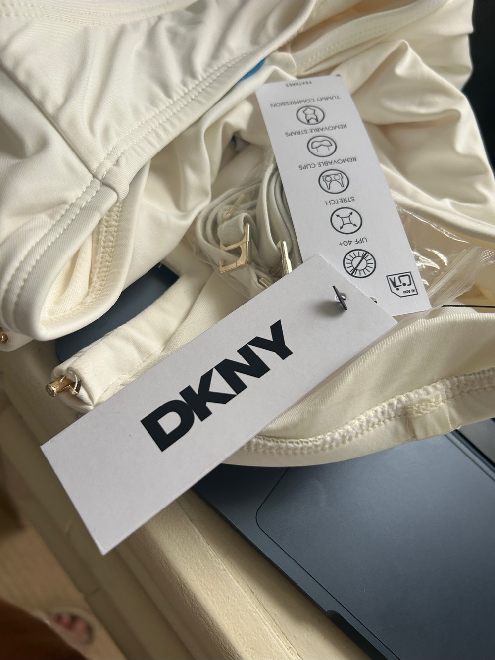 Women’s DKNY chic white removable straps swimsuit NWT Sz XS - Picture 7 of 7